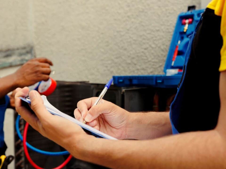 Discover the benefits of ductless AC/HVAC systems for homes and businesses.